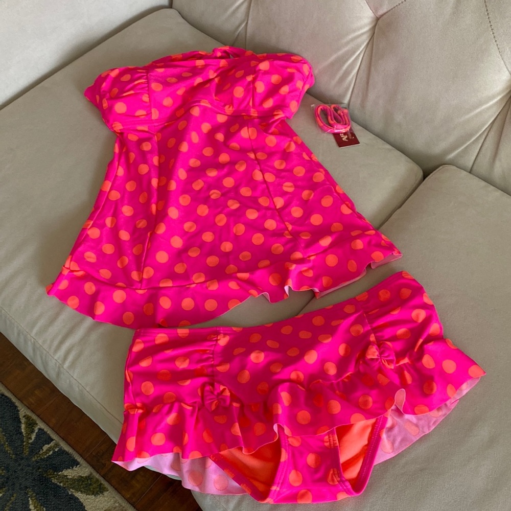 2 piece swim set for Junior’s NOT women’s size!